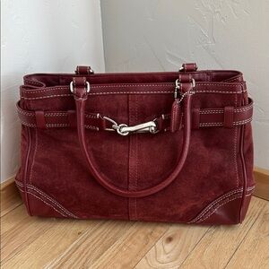 Elegant Coach Burgundy Leather Tote Bag